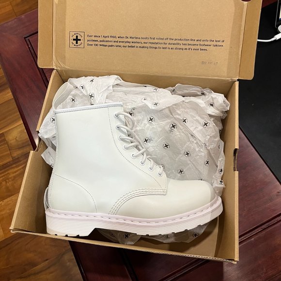 Dr. Martens 1460 MONO Smooth Leather (unisex) - Picture 10 of 12